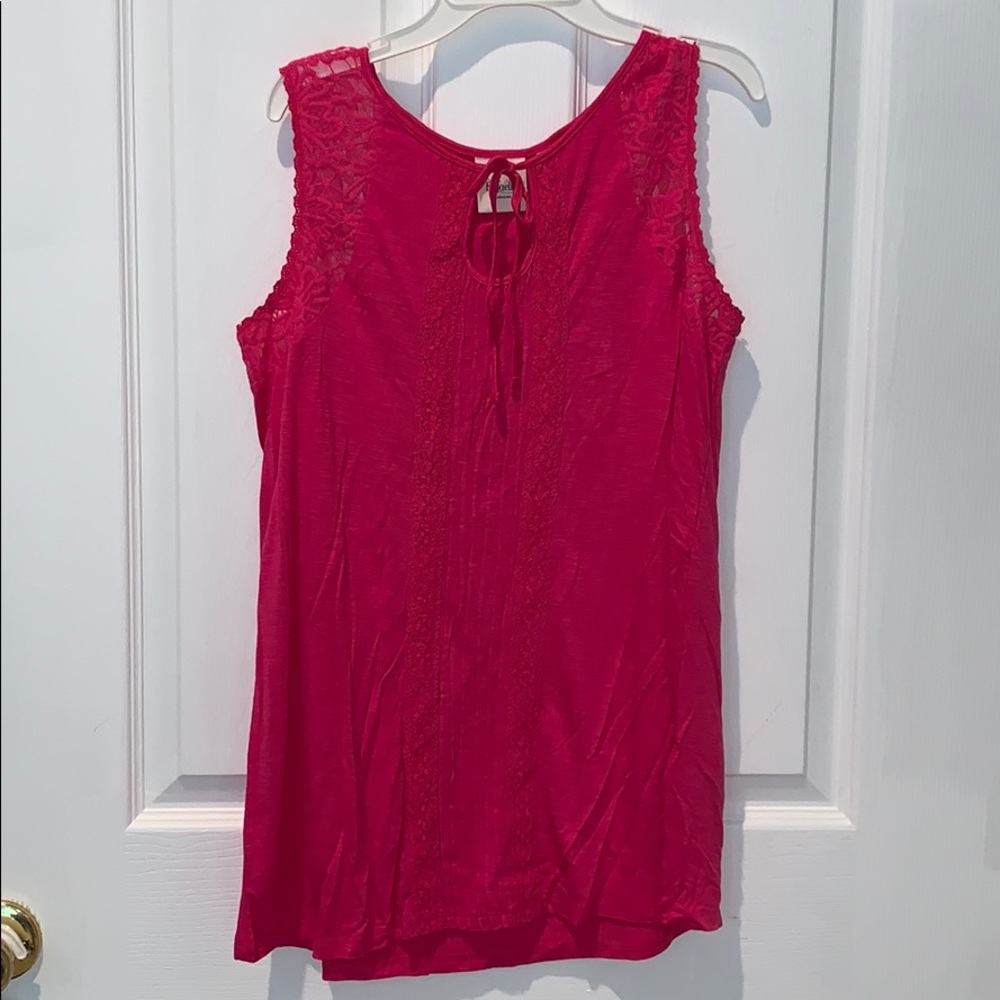 Sleeveless shirt
